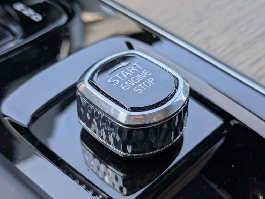 New 2026 Volvo XC60 B5 Core AWD/4WD image 40