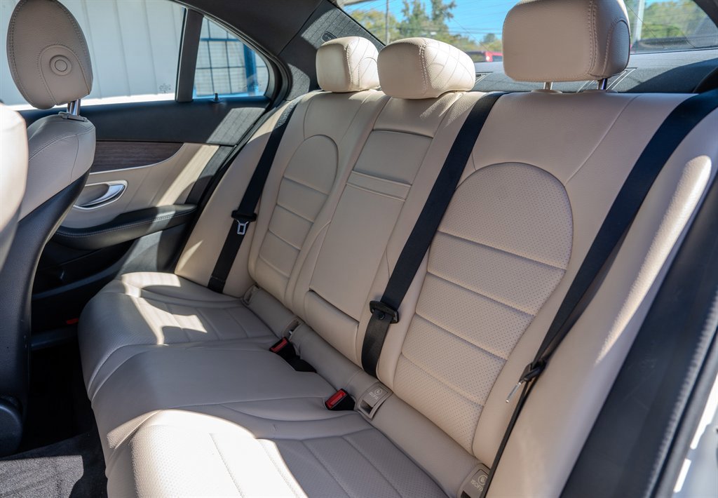 Used 2019 Mercedes-Benz C 300 Sedan image 28