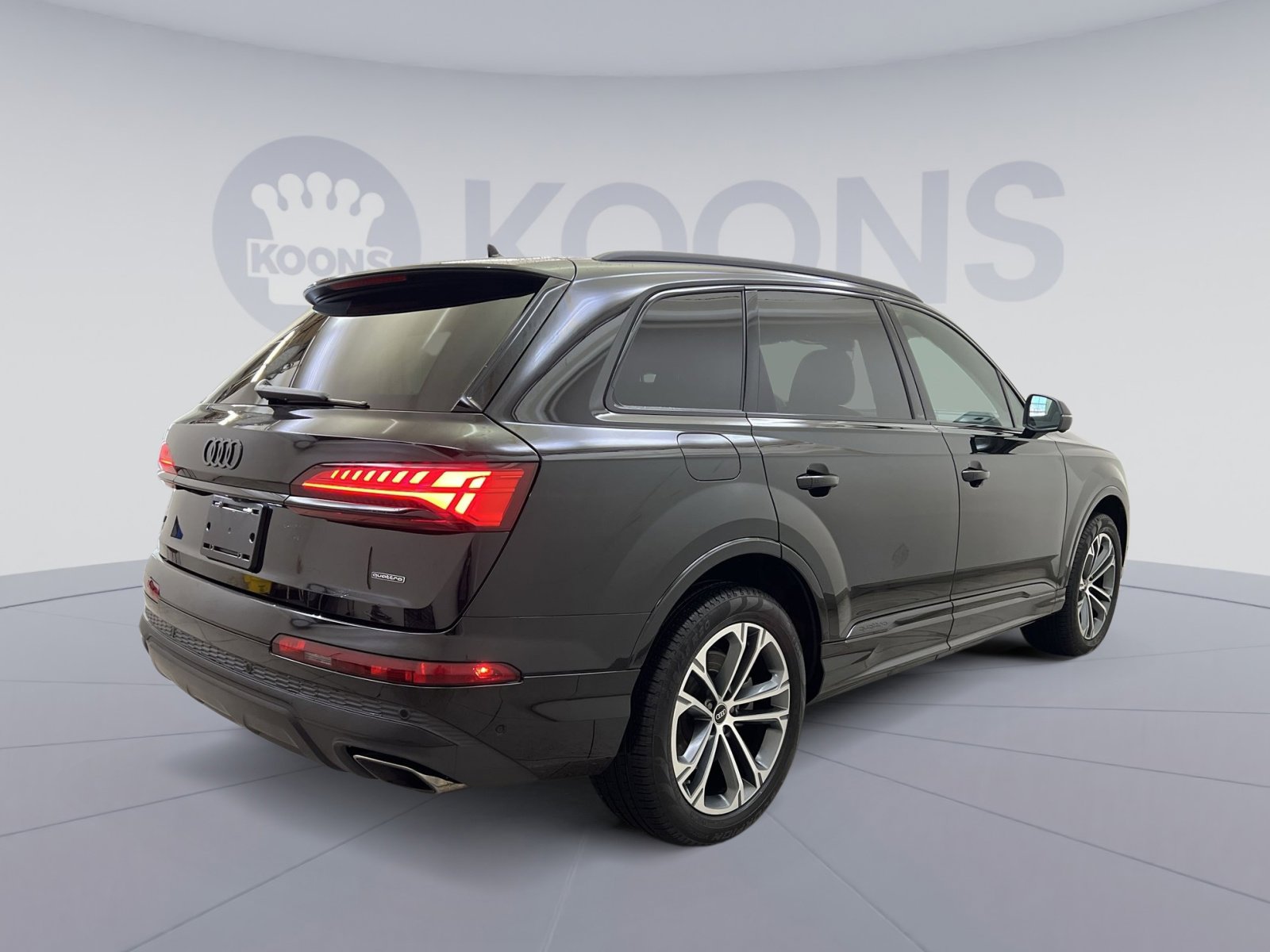 Used 2025 Audi Q7 2.0T Premium w/ Convenience Plus Package image 5