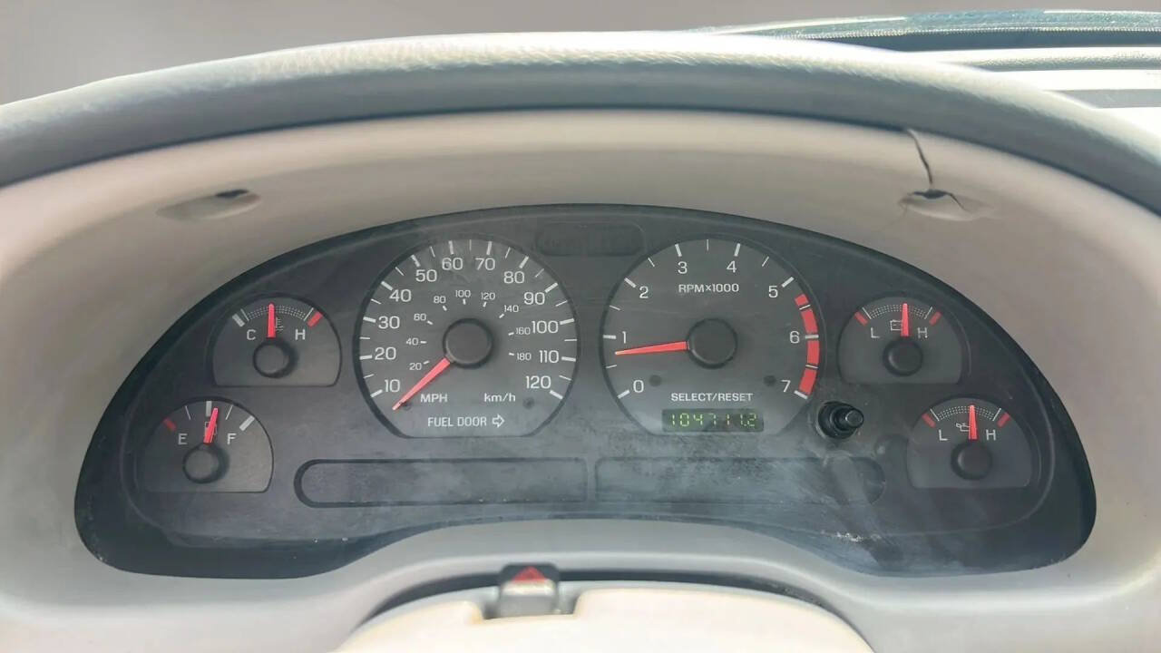 Used 2001 Ford Mustang Coupe RWD image 12