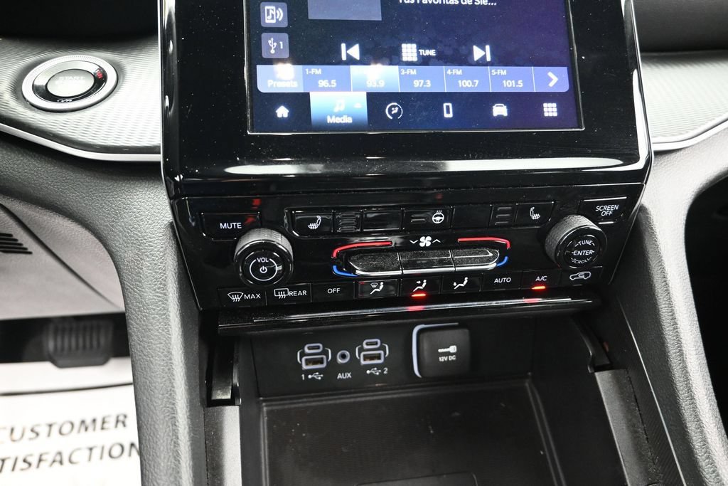 Used 2024 Jeep Grand Cherokee Altitude AWD/4WD image 15