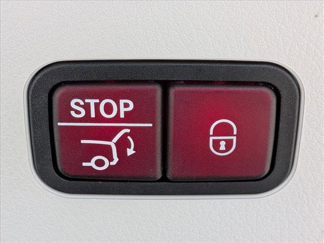 Used 2023 Mercedes-Benz EQS 580 4MATIC Sedan image 17