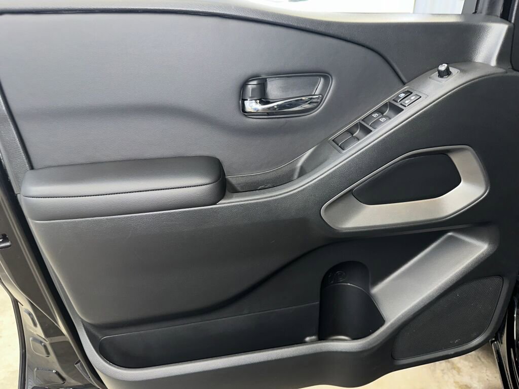 Used 2026 Nissan Frontier SV w/ Tow Package image 7