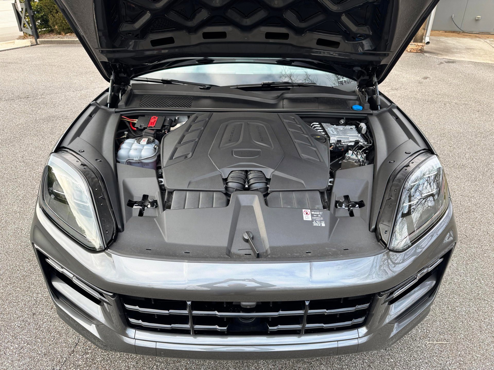 Used 2025 Porsche Cayenne GTS image 23