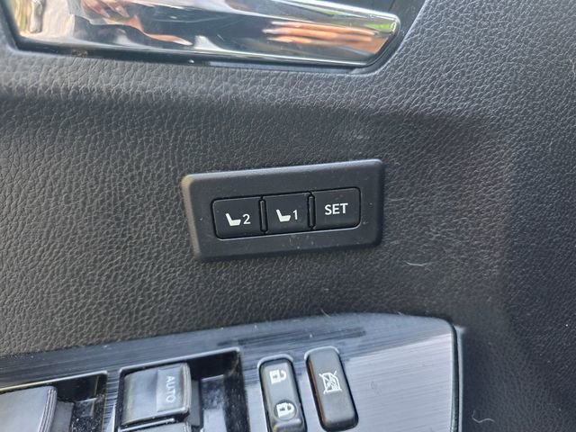 Used 2018 Toyota RAV4 Limited w/ Advanced Technology Package FWD image 17
