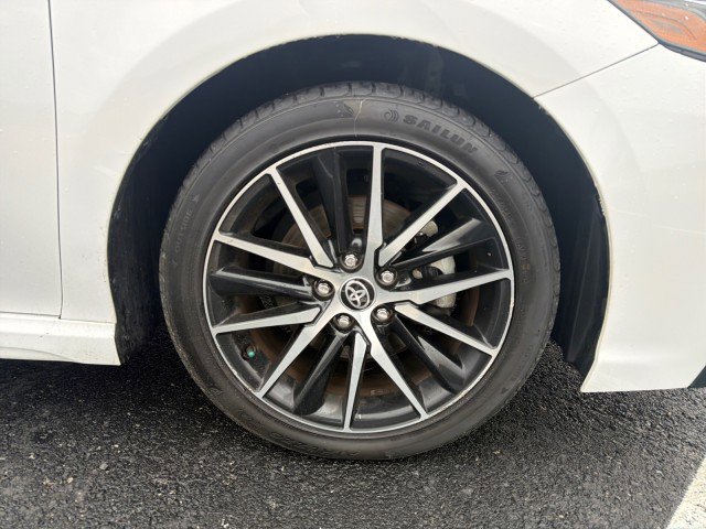 Used 2021 Toyota Camry SE image 11