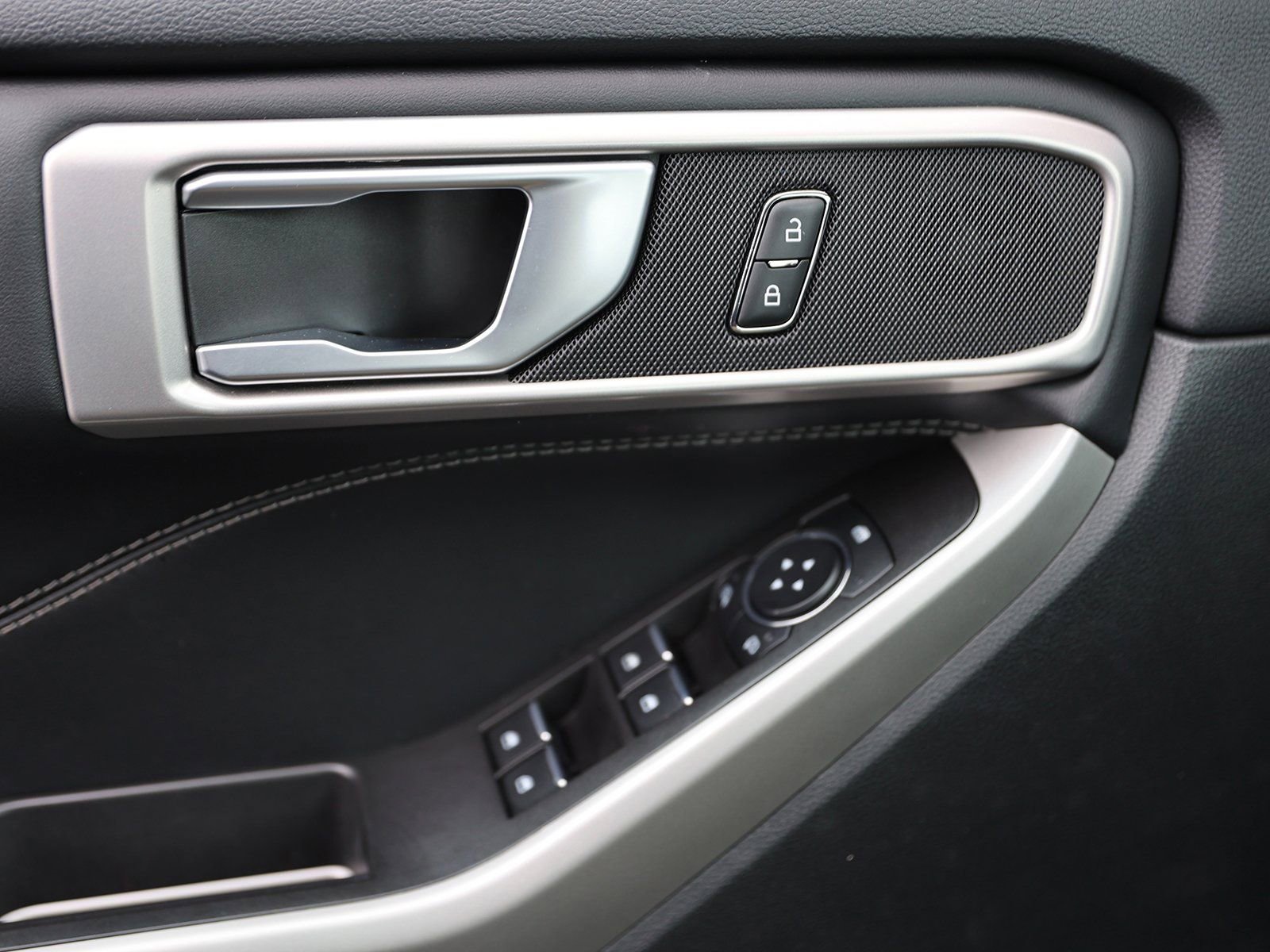 Certified 2023 Ford Explorer XLT image 38