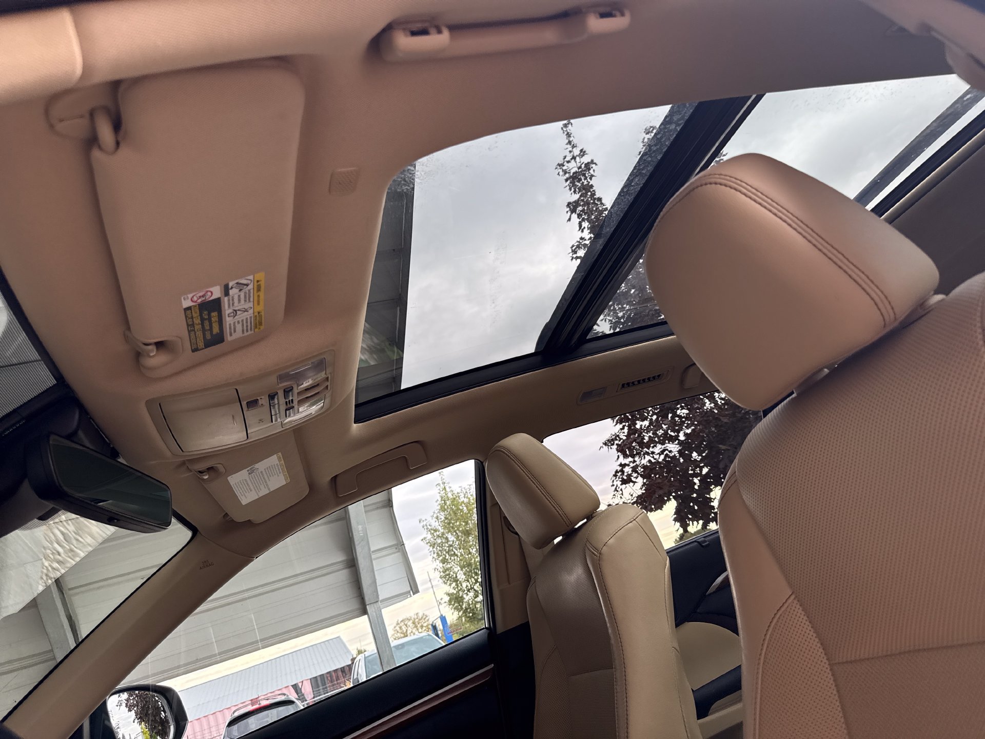 Used 2019 Toyota Highlander Limited Platinum AWD/4WD image 18