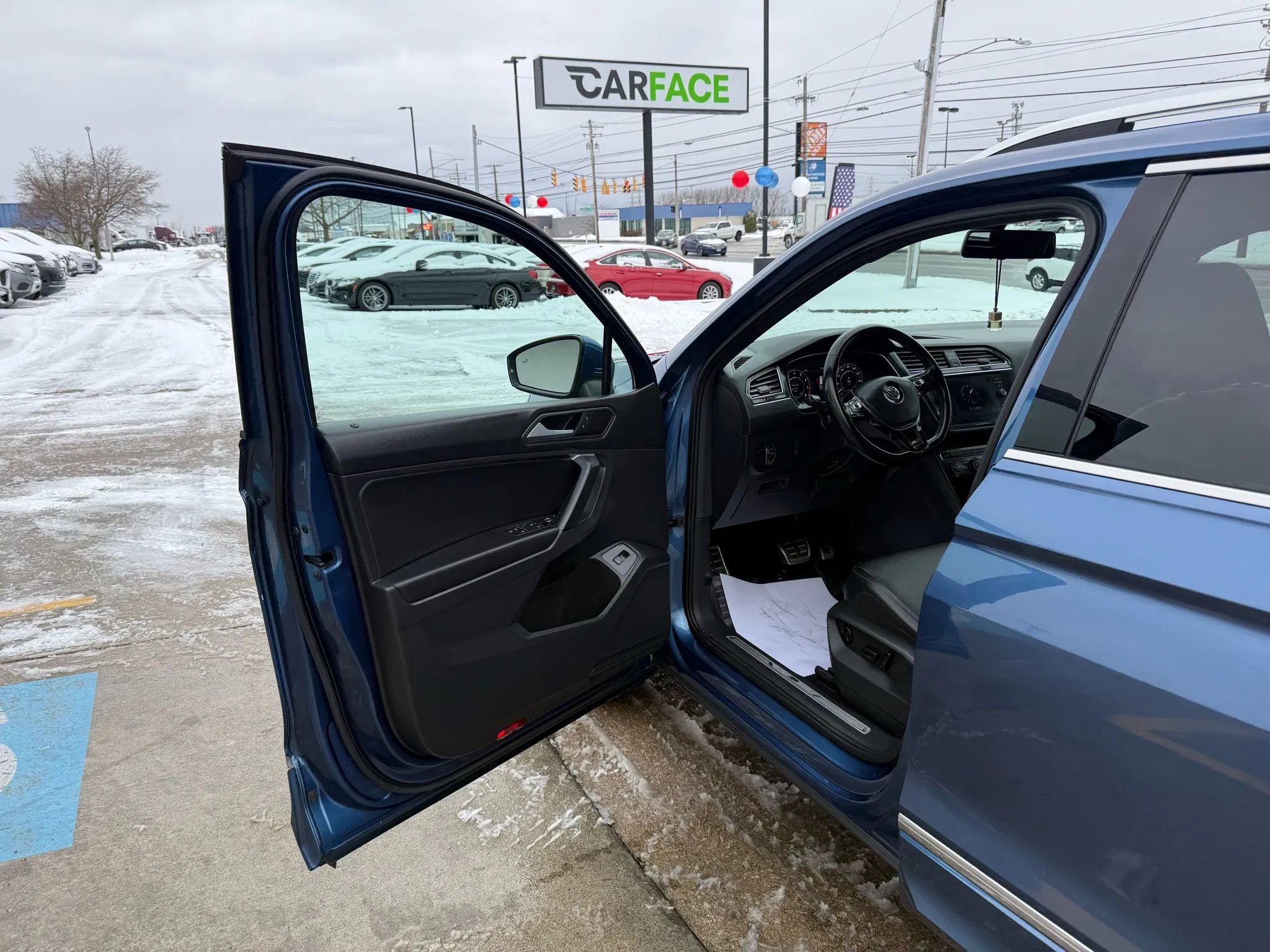 Used 2019 Volkswagen Tiguan SEL R-Line image 19