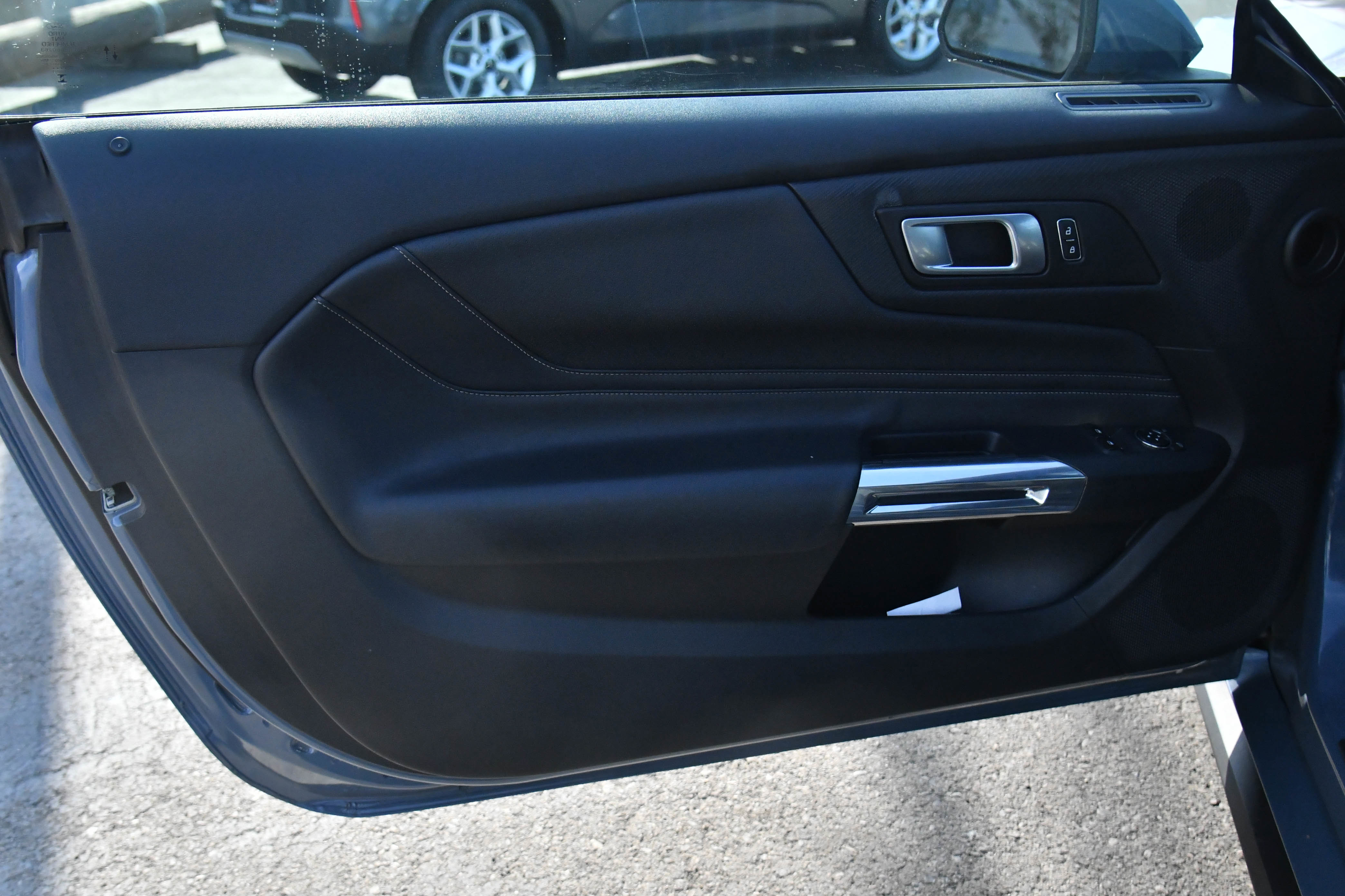 Used 2024 Ford Mustang GT Premium image 13