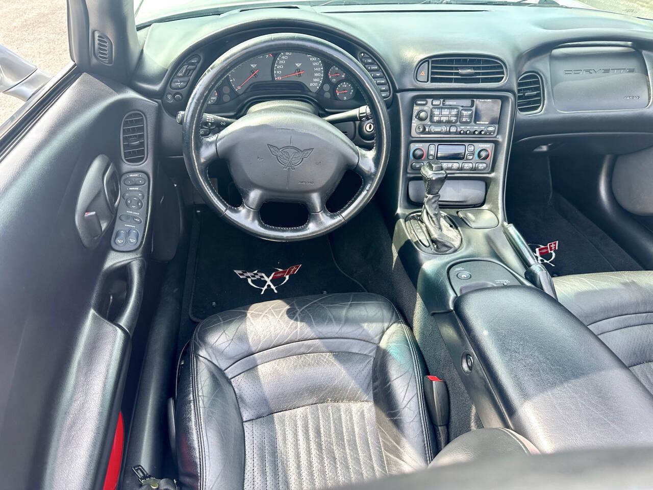 Used 2001 Chevrolet Corvette Convertible w/ Preferred Equipment Group2 RWD image 12