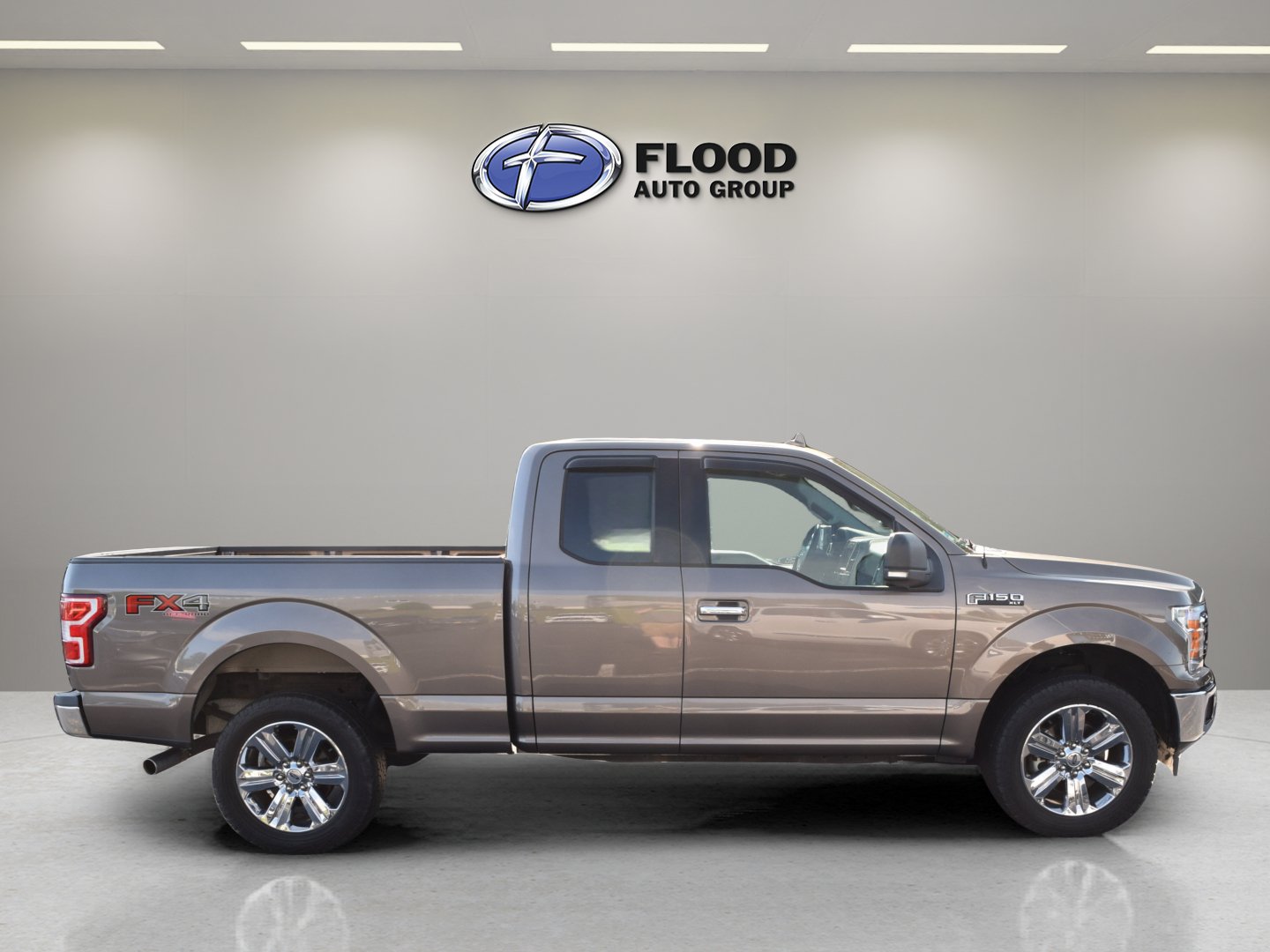 Used 2018 Ford F150 XLT w/ Equipment Group 302A Luxury AWD/4WD image 3
