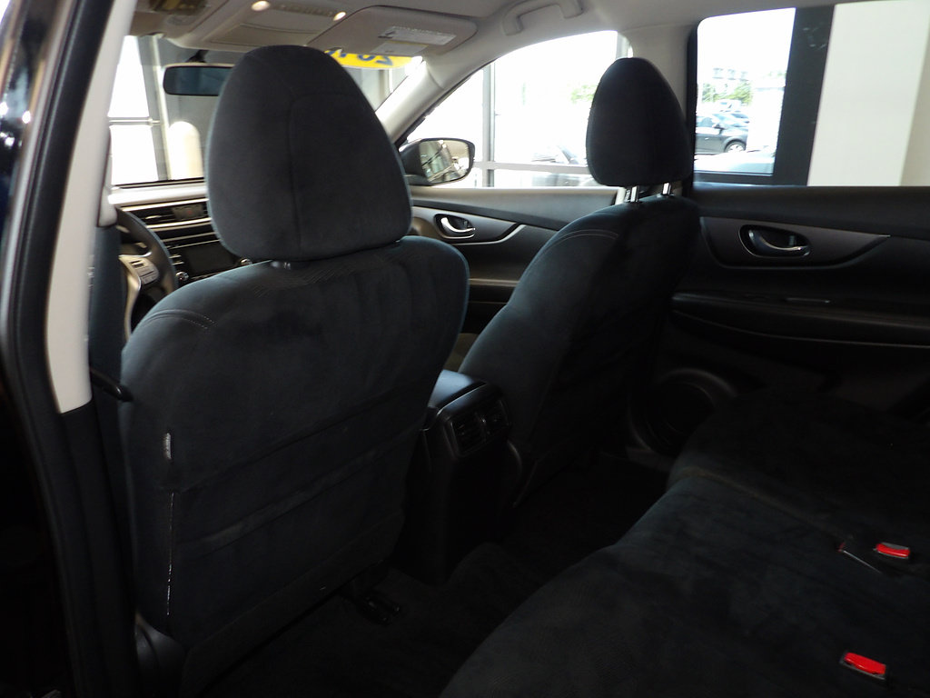 Used 2016 Nissan Rogue S FWD image 21