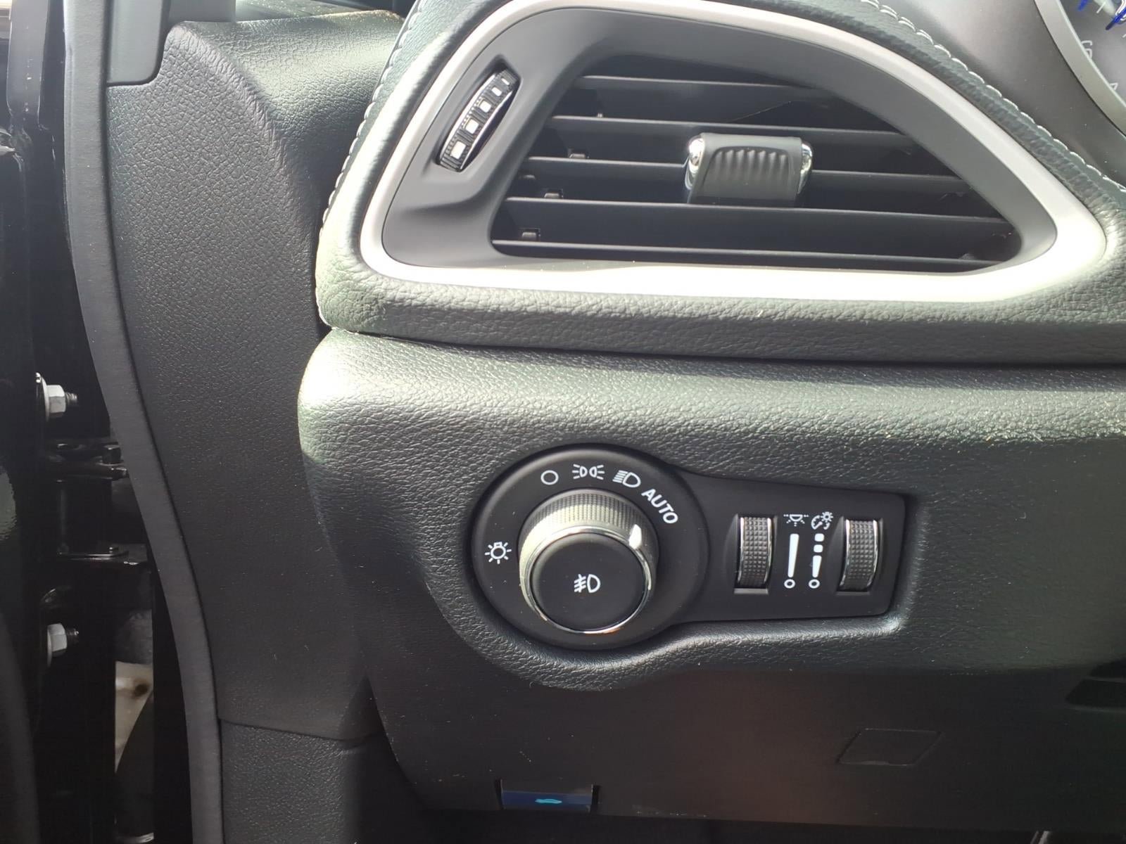 New 2026 Chrysler Pacifica Select FWD image 14