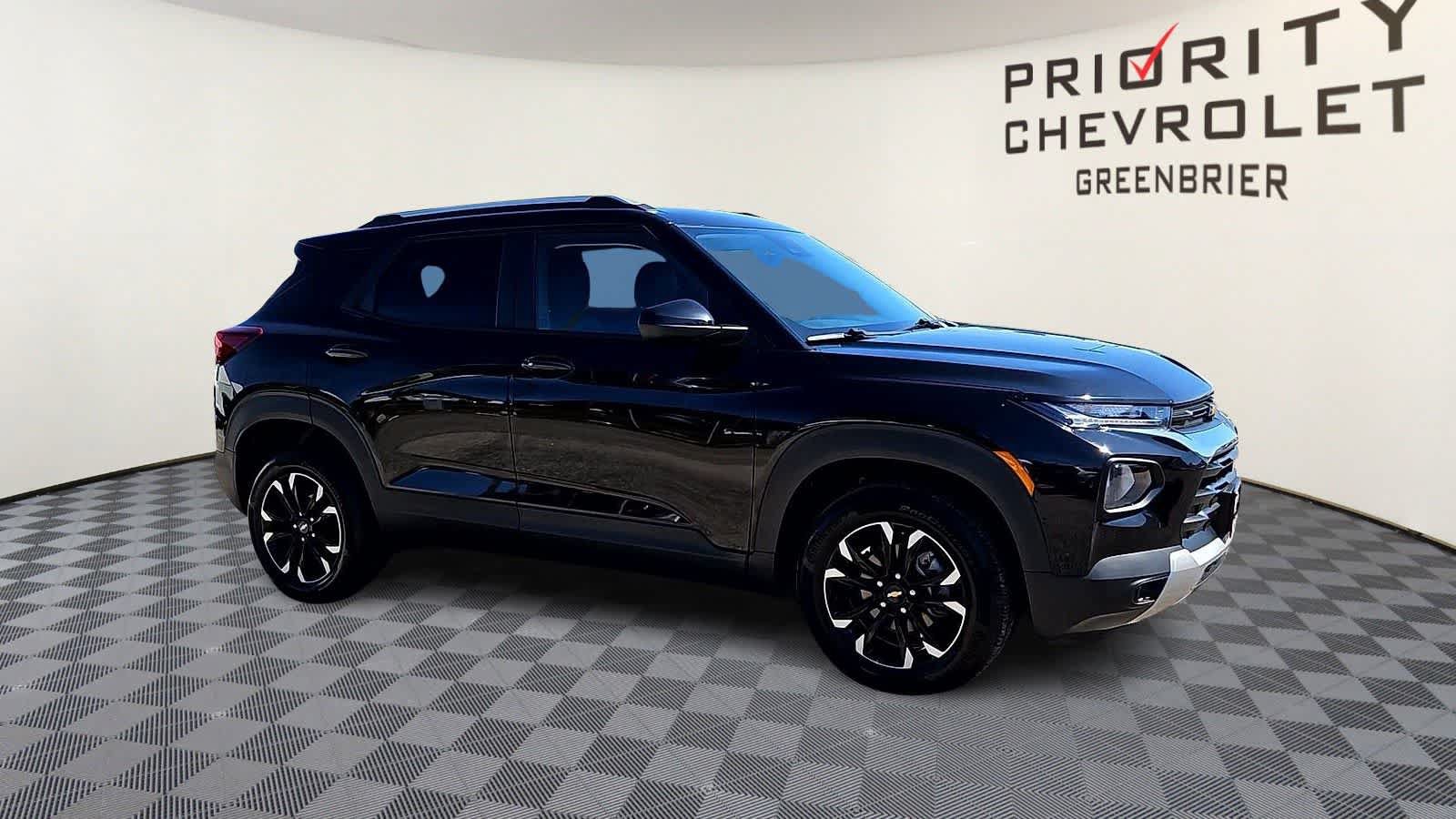 Certified 2022 Chevrolet TrailBlazer LT w/ Driver Confidence Package AWD/4WD image 2