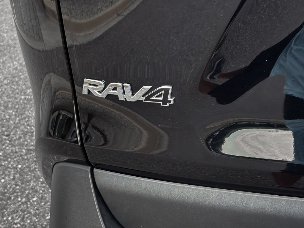 Used 2025 Toyota RAV4 XLE AWD/4WD image 13