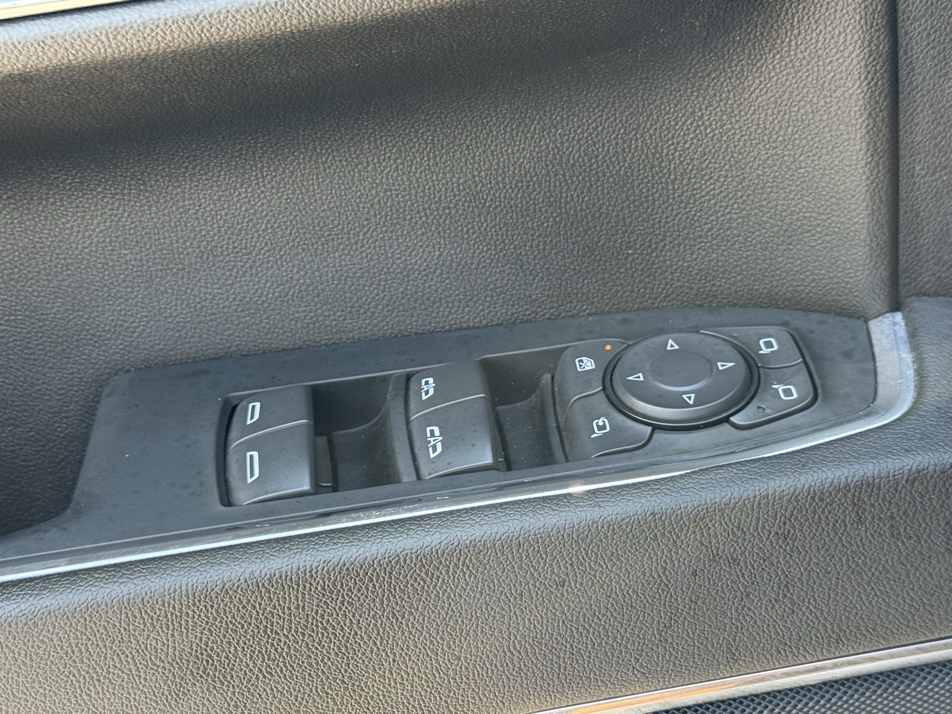 Used 2024 GMC Sierra 1500 SLT AWD/4WD image 26