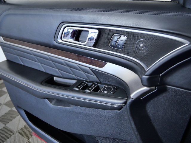 Used 2016 Ford Explorer Platinum AWD/4WD image 27