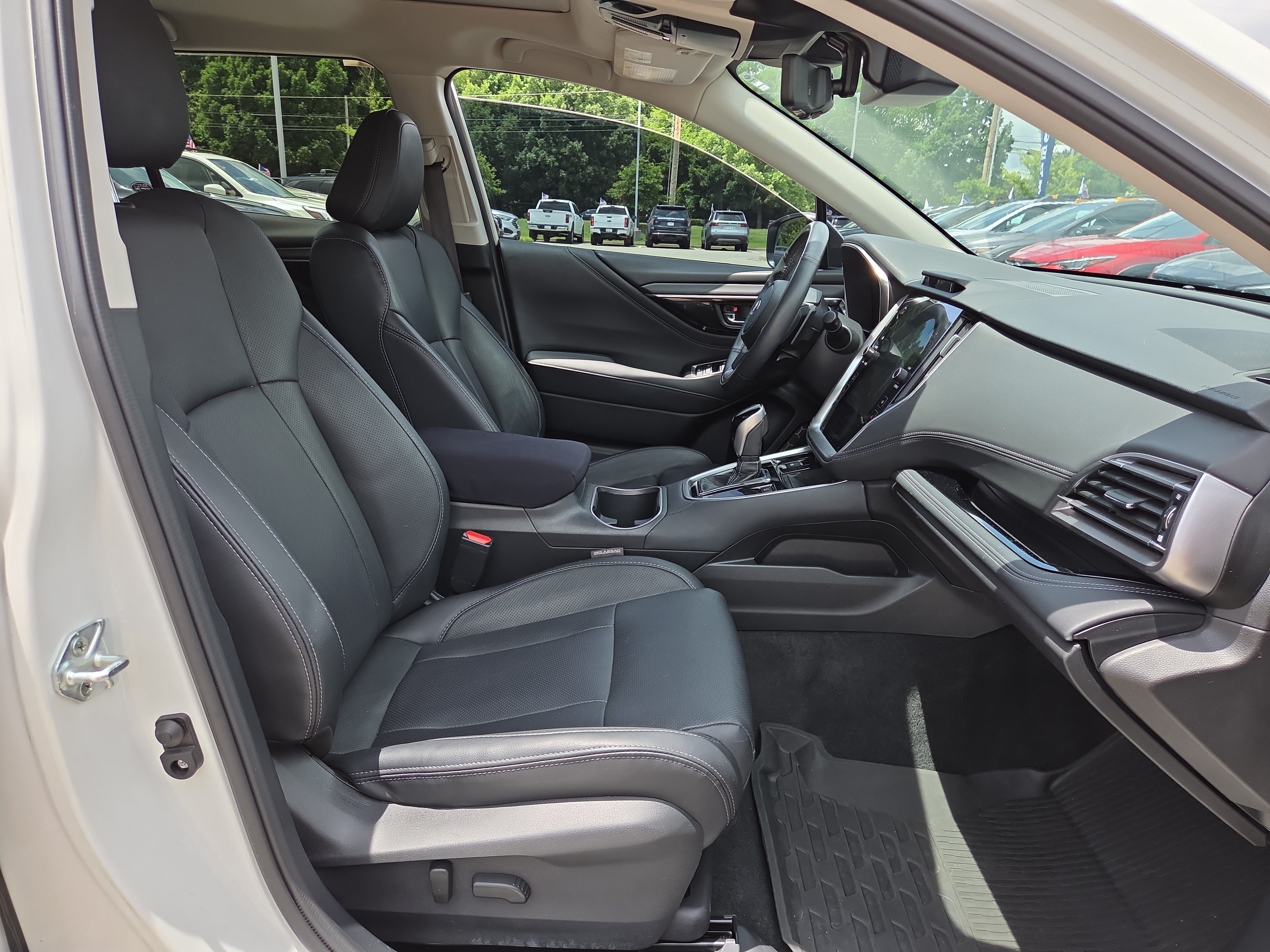Used 2023 Subaru Outback Touring AWD/4WD image 16