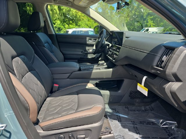 New 2026 Nissan Pathfinder Platinum FWD image 20