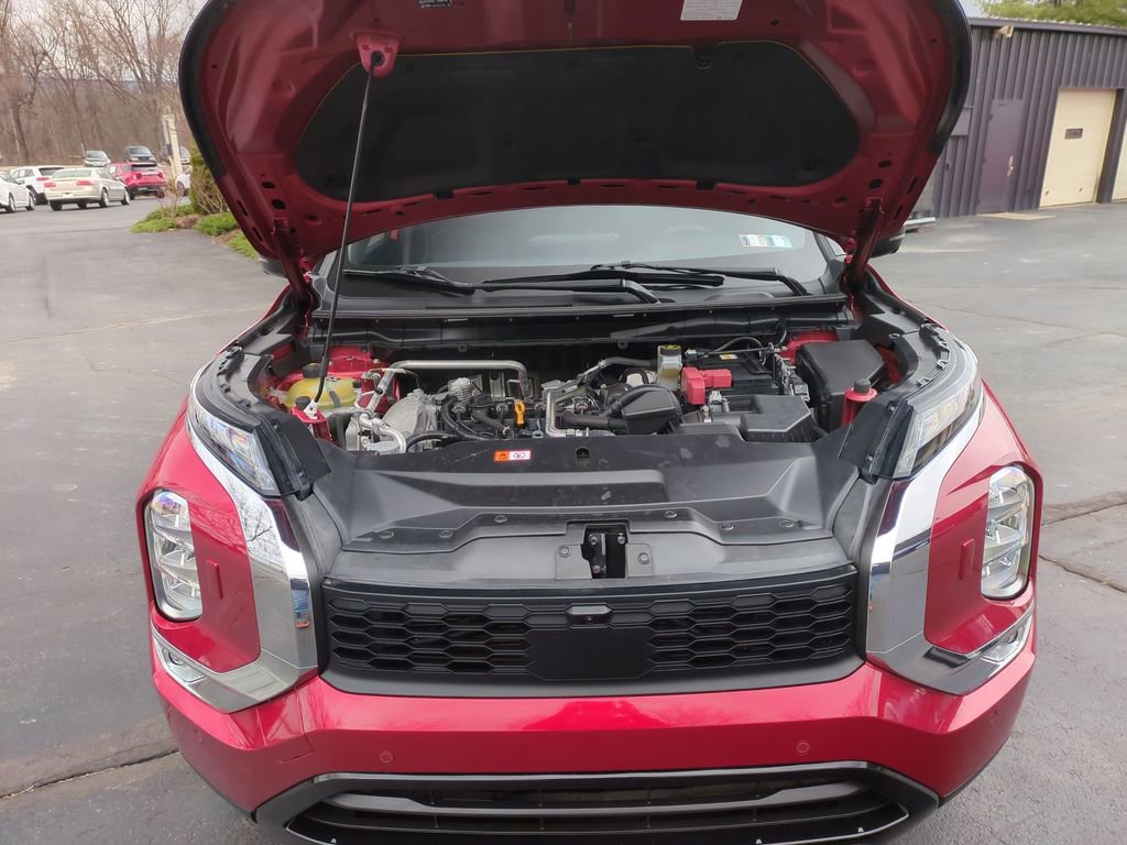 Used 2023 Mitsubishi Outlander SE Black Edition image 17