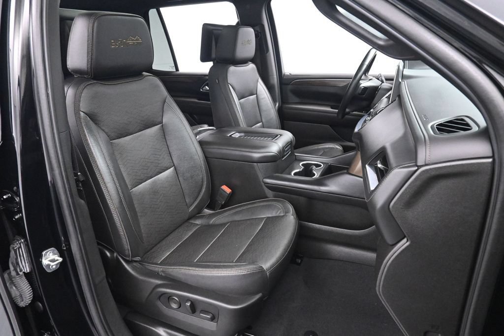 Used 2021 Chevrolet Tahoe High Country w/ Premium Package AWD/4WD image 28