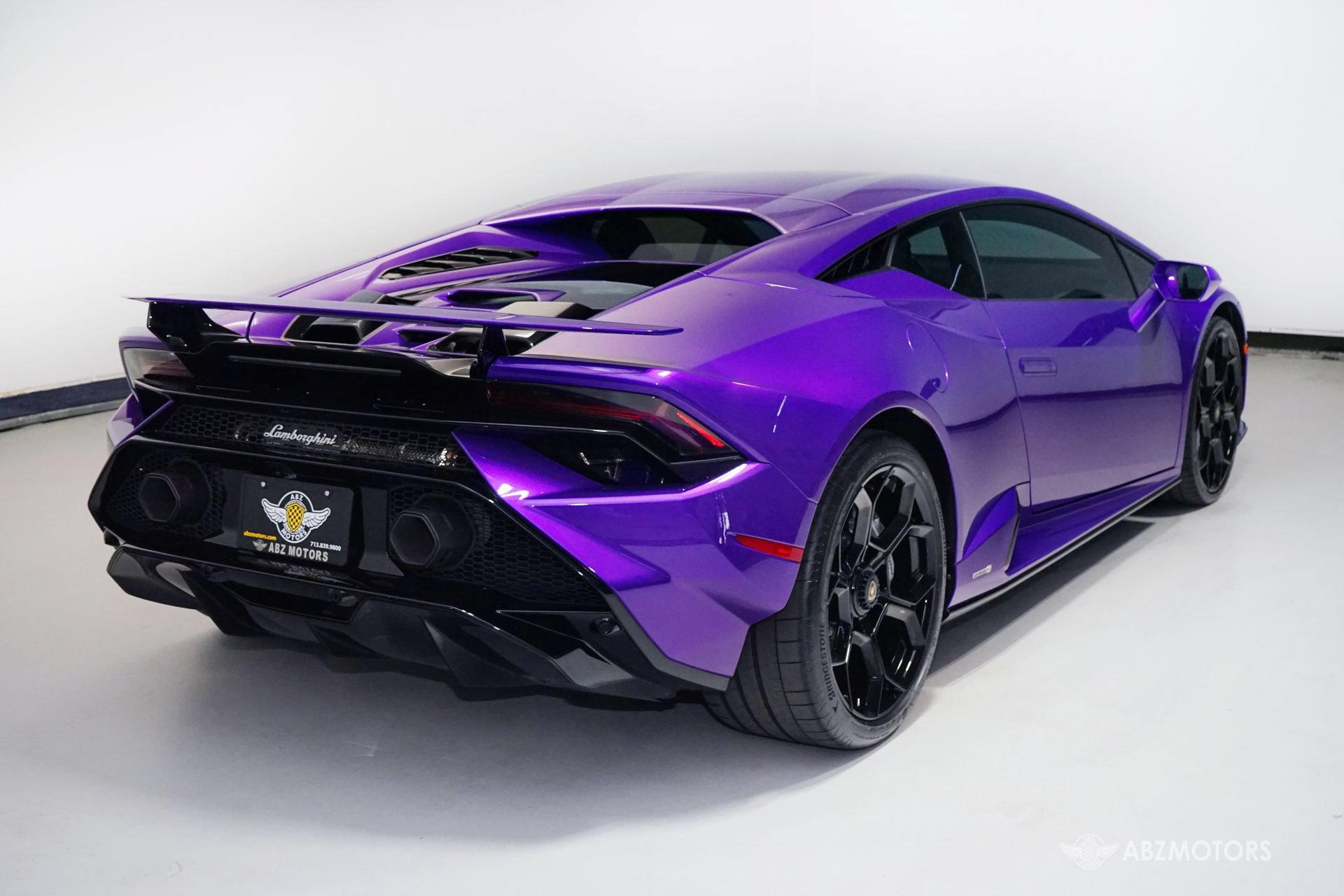 Used 2023 Lamborghini Huracan Tecnica RWD image 5