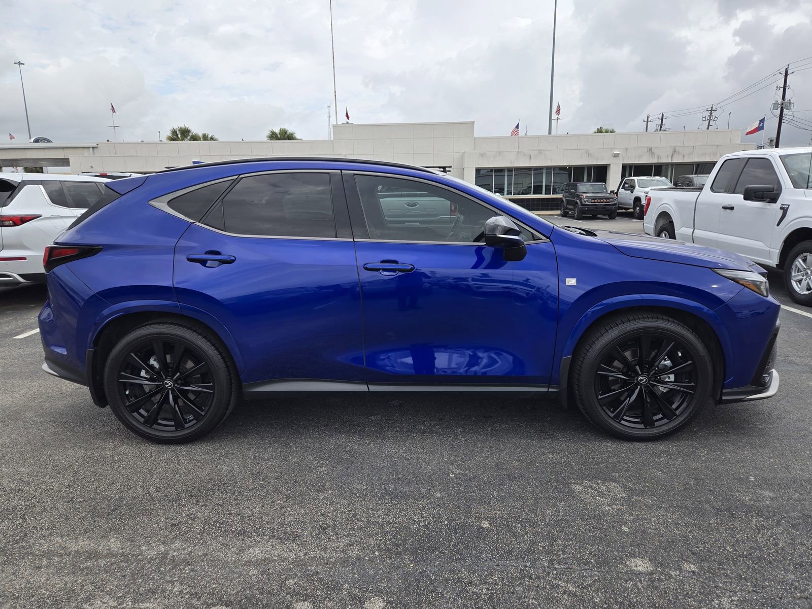 Used 2023 Lexus NX 350 F Sport image 4