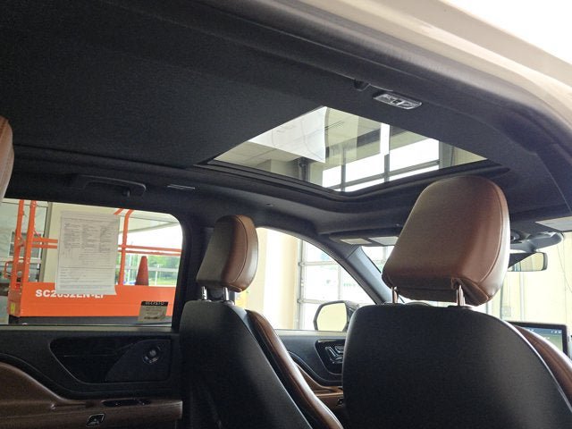 Used 2022 Lincoln Aviator Reserve AWD/4WD image 8