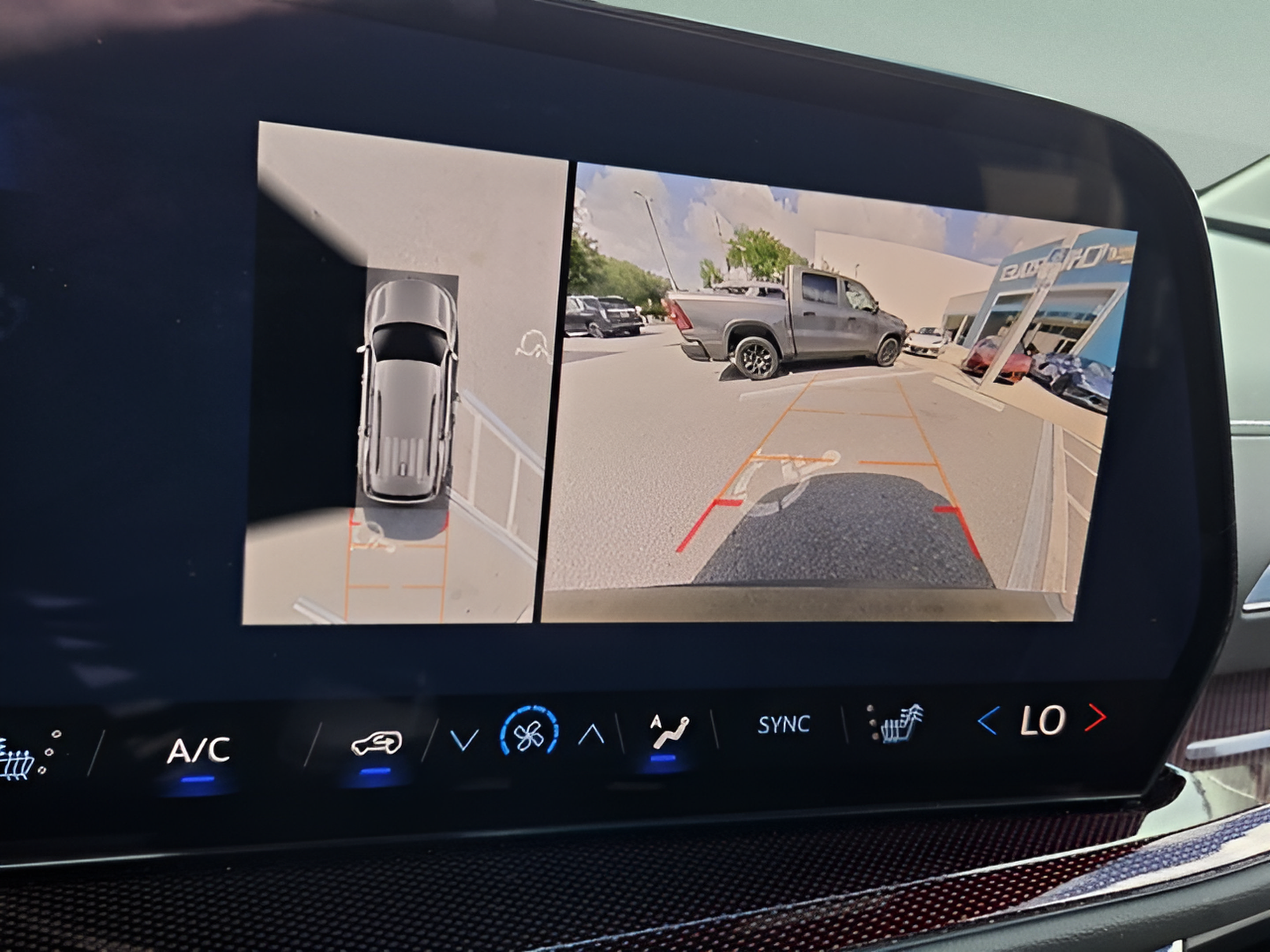 Certified 2024 Chevrolet Traverse Z71 w/ Enhanced Driving Package AWD/4WD image 19