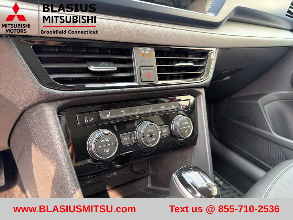 Used 2024 Volkswagen Taos SE w/ Panoramic Sunroof Package AWD/4WD image 25