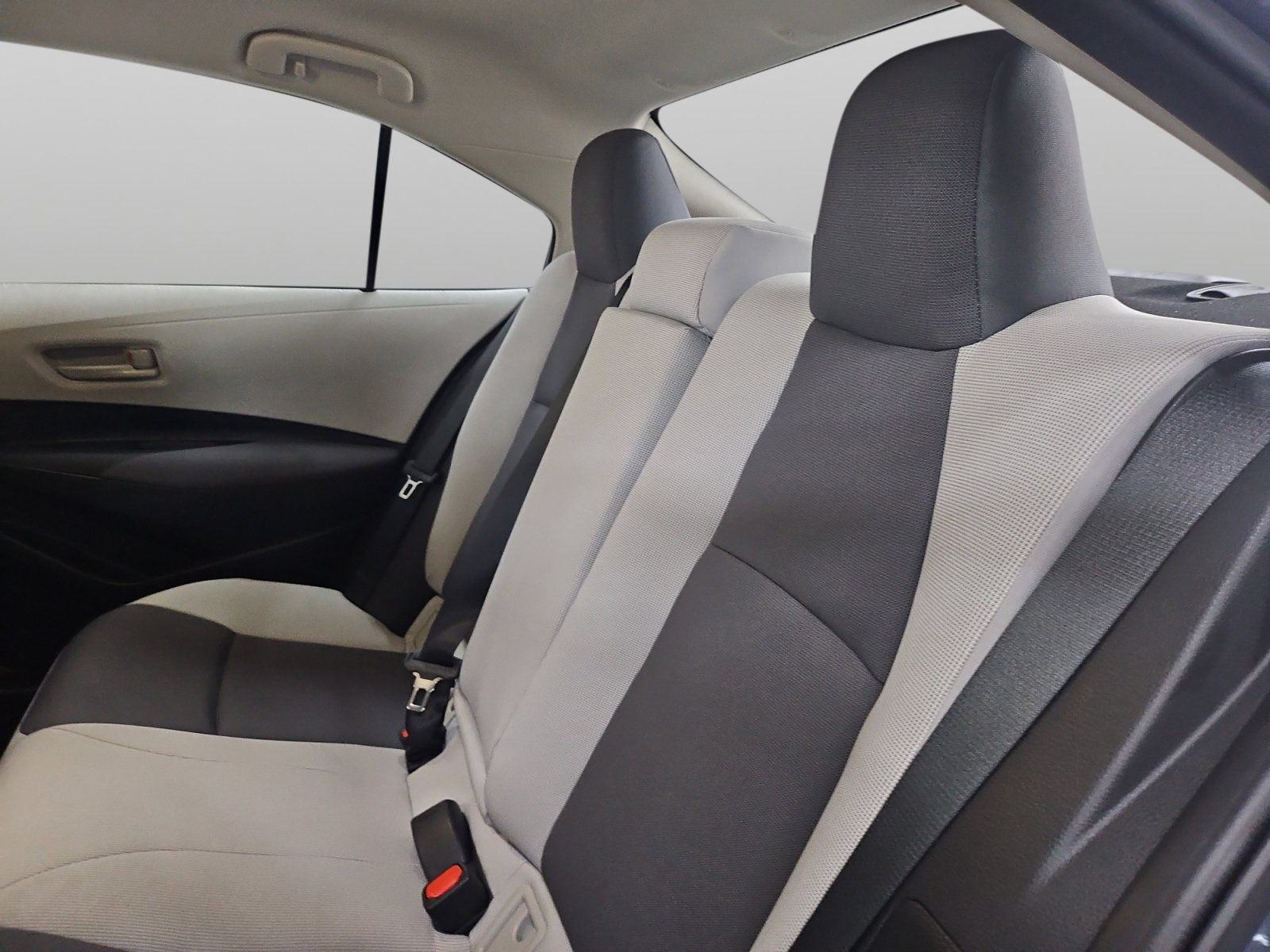 Used 2025 Toyota Corolla LE FWD image 42