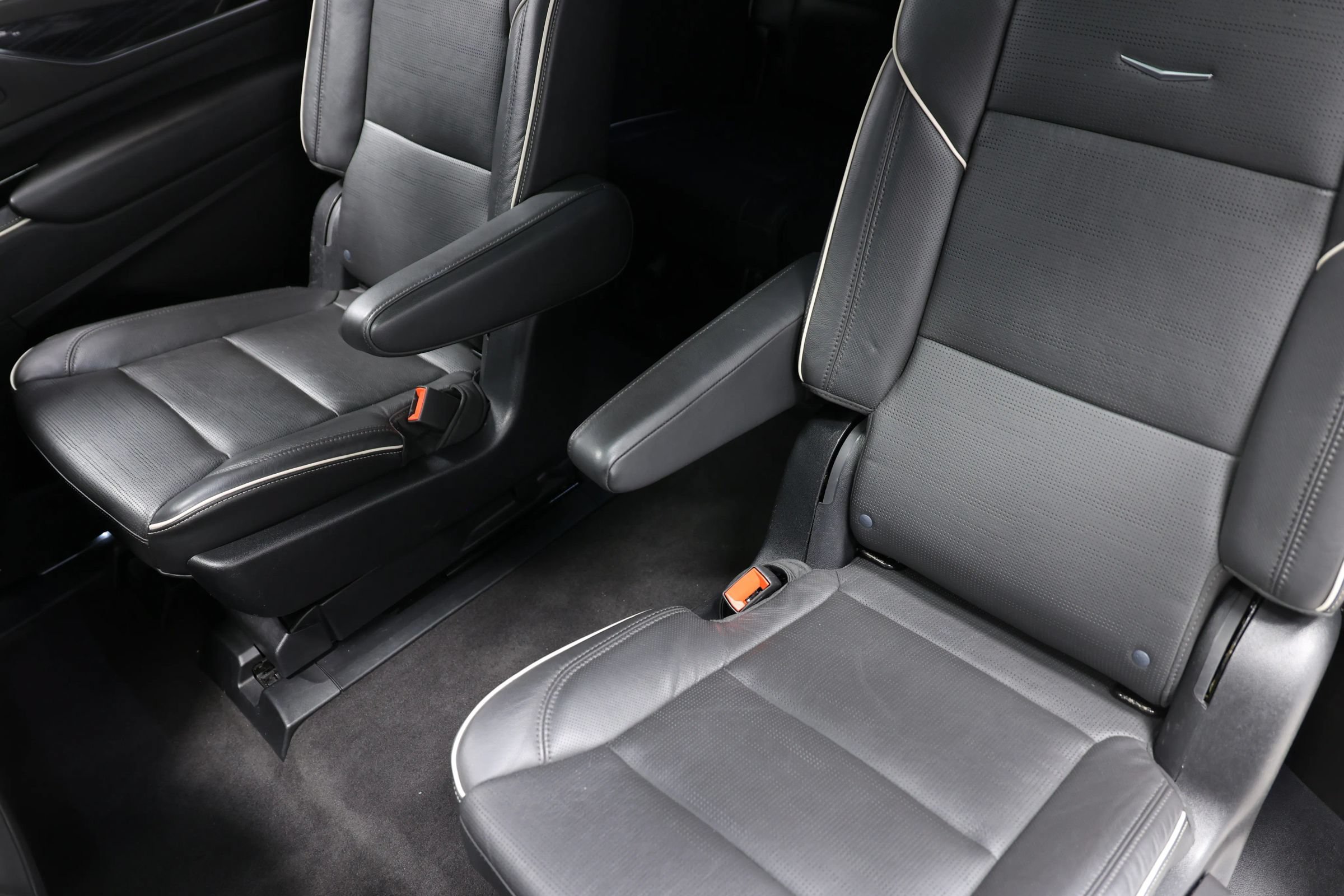 Used 2023 Cadillac Escalade ESV Sport w/ LPO, ONYX Package AWD/4WD image 60