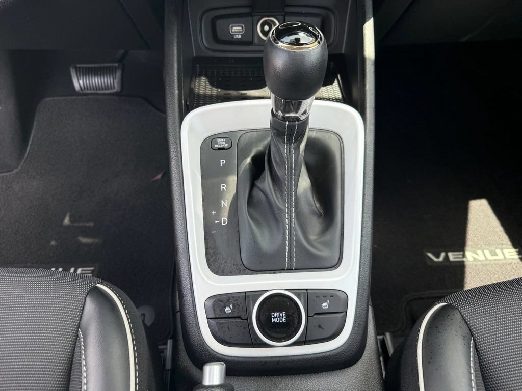 Certified 2023 Hyundai Venue Limited FWD image 19