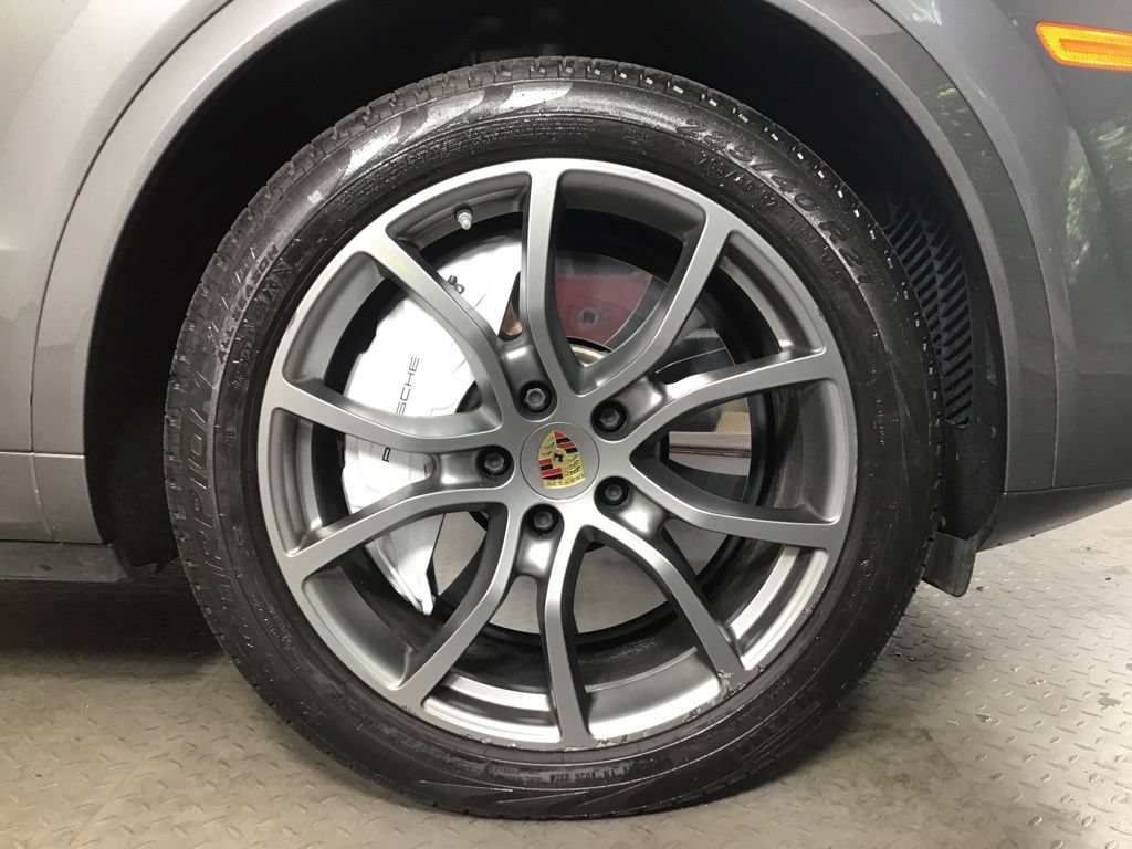 Certified 2020 Porsche Cayenne Turbo AWD/4WD image 12