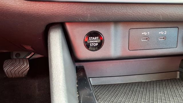 Used 2025 Nissan Rogue SV AWD/4WD image 28