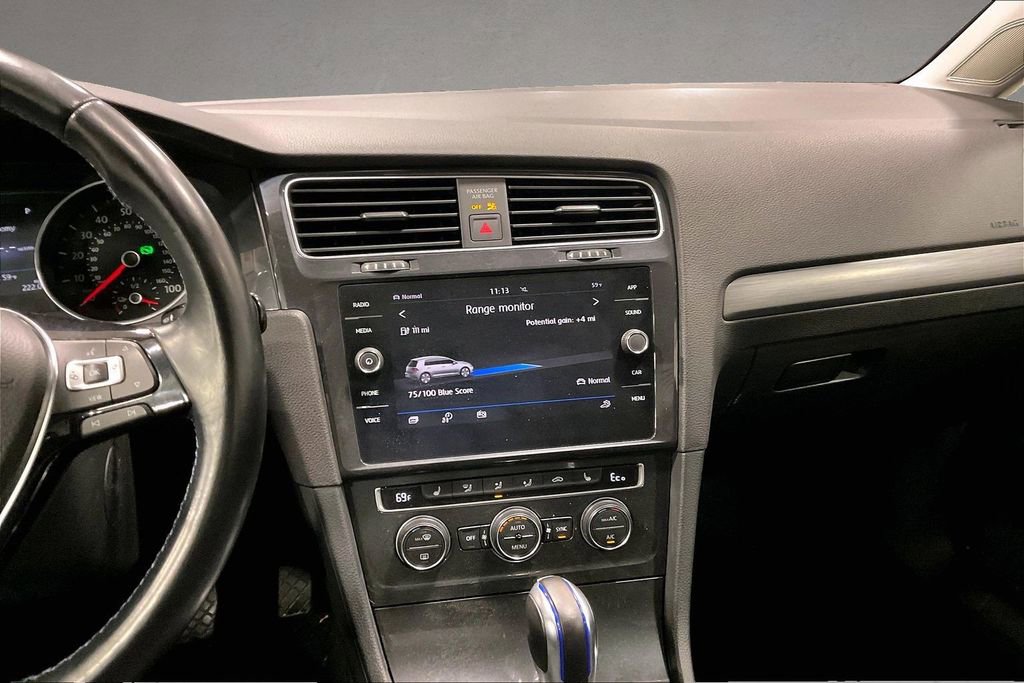 Used 2019 Volkswagen e-Golf SE w/ Driver Assistance Package FWD image 9