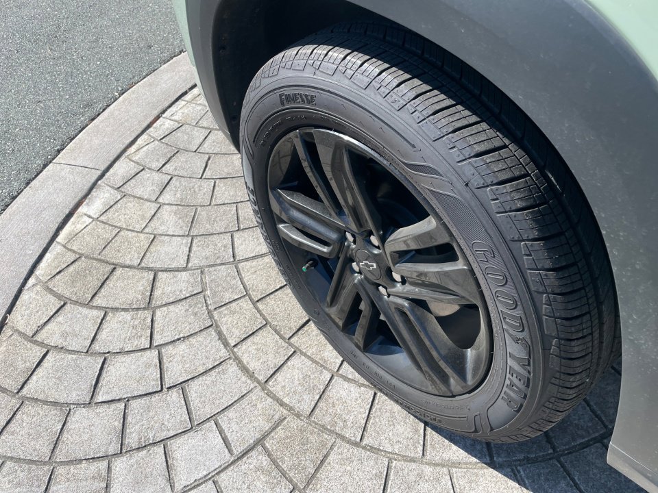 Used 2025 Chevrolet Trax ACTIV w/ Driver Confidence Package image 28