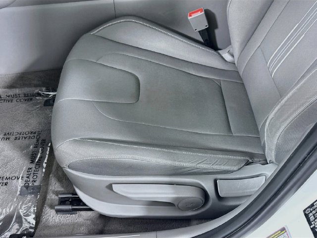 Used 2024 Hyundai Elantra SEL FWD image 19