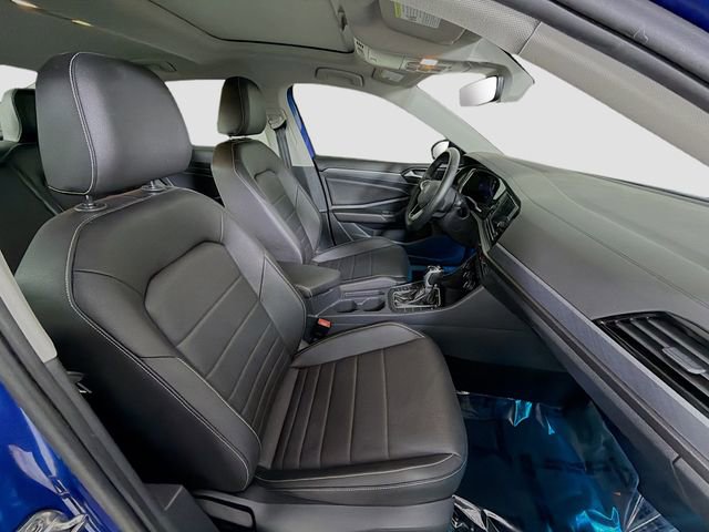 Used 2023 Volkswagen Jetta SE image 27