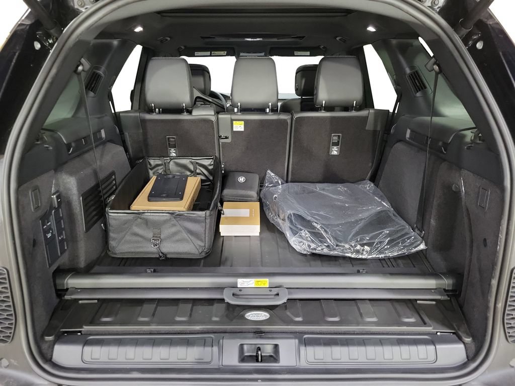 New 2026 Land Rover Discovery Limited Edition AWD/4WD image 29