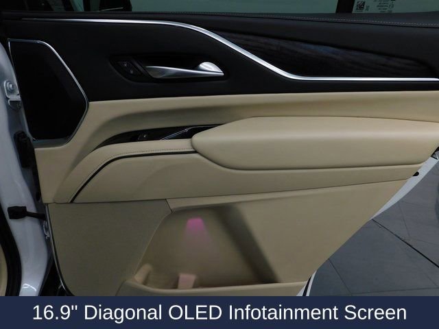 Used 2023 Cadillac Escalade Premium Luxury w/ Performance Package image 34