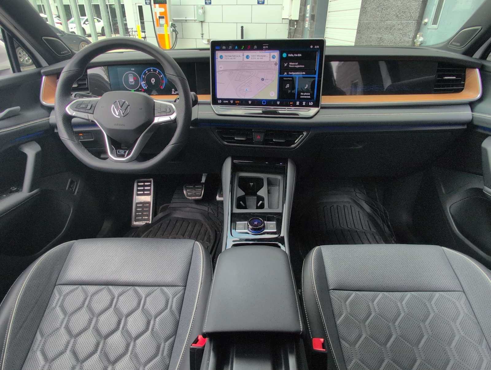Used 2025 Volkswagen Tiguan SEL R-Line AWD/4WD image 15