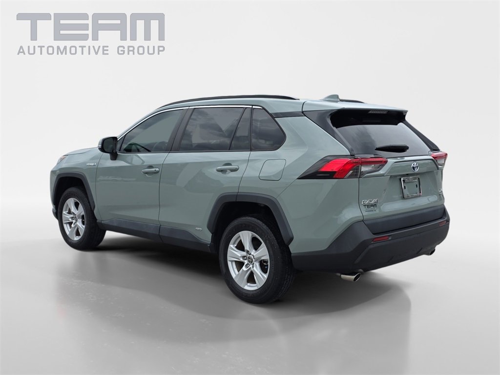 Used 2021 Toyota RAV4 XLE w/ Convenience Package image 5