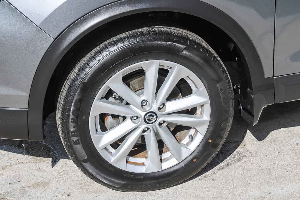 Used 2018 Nissan Rogue Sport S w/ S Appearance Package FWD image 5