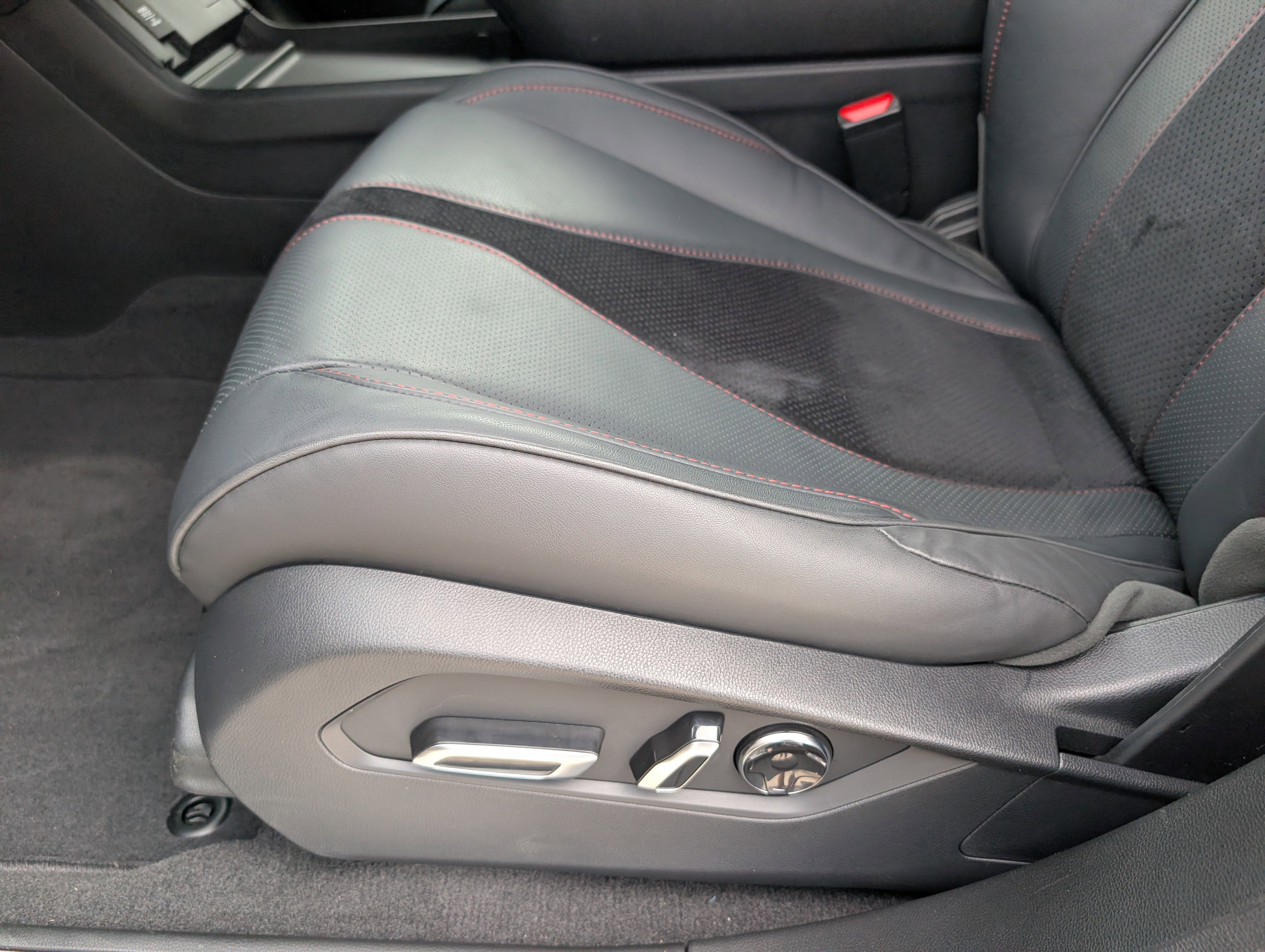 Certified 2025 Acura RDX A-Spec image 10