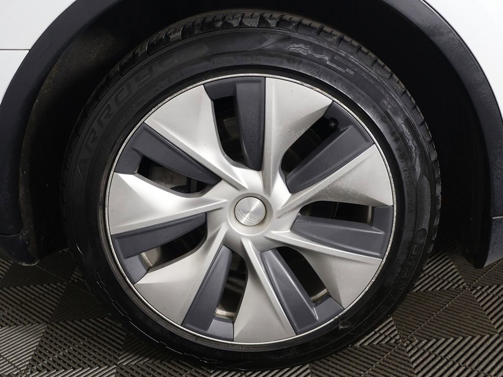 Used 2020 Tesla Model Y Long Range image 22
