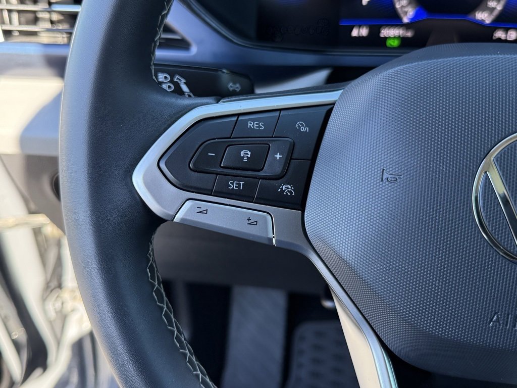 Used 2023 Volkswagen Taos SE w/ Panoramic Sunroof Package image 15