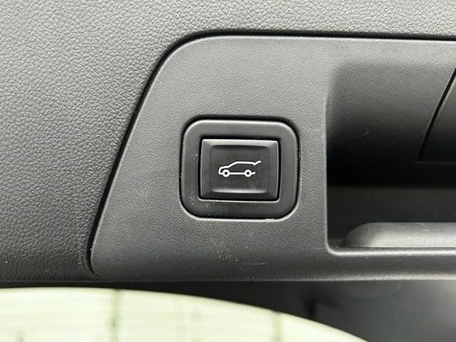 Used 2023 Buick Envision Essence w/ Sport Touring Package image 12