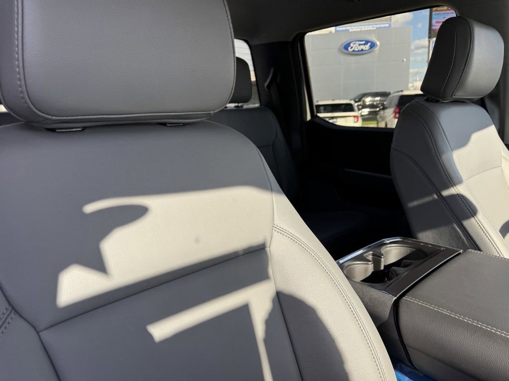 Used 2025 Ford F150 Lightning Flash AWD/4WD image 7